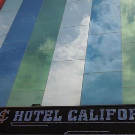 California Hotel جاكرتا المظهر الخارجي الصورة