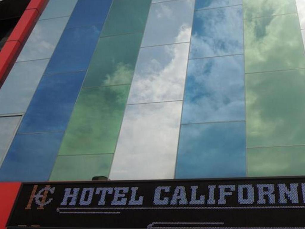 California Hotel جاكرتا المظهر الخارجي الصورة
